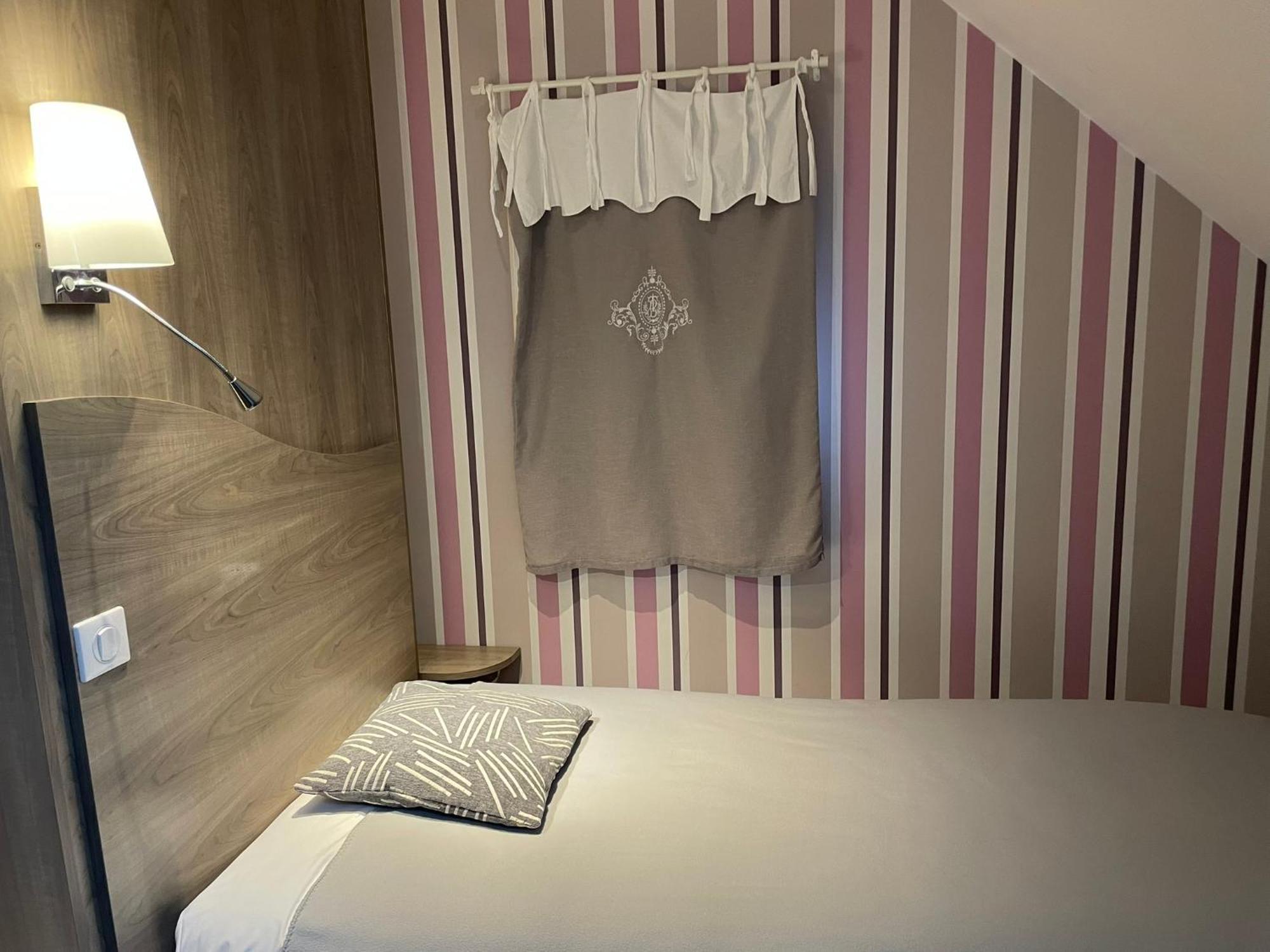 Hotel Sophie Briouze Buitenkant foto